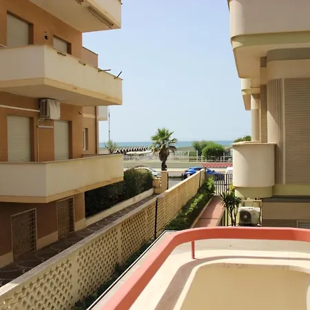 Lungomare Toscanelli Lido di Ostia
