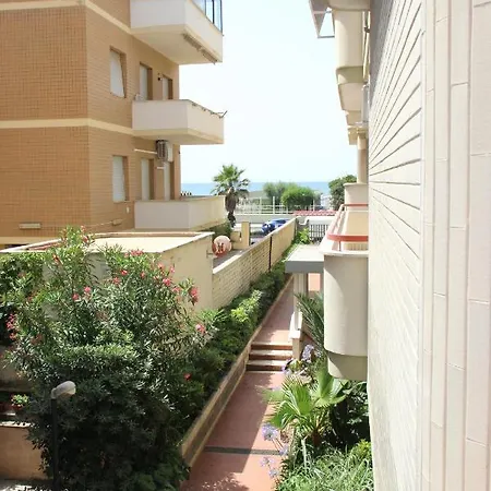 Lungomare Toscanelli Apartment Lido di Ostia